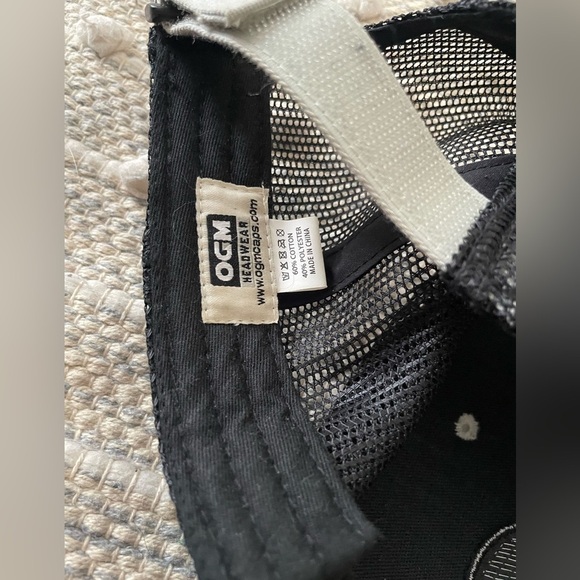 Ft. Lauderdale Black and Gray Cap Shark - Picture 4 of 4